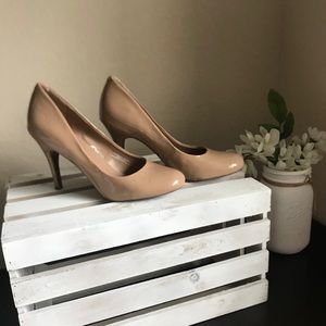 CUTE Closed Toed Nude Heels